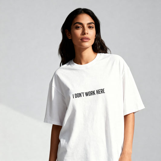 "I don’t work here" | Unisex Heavy Oversized Tee